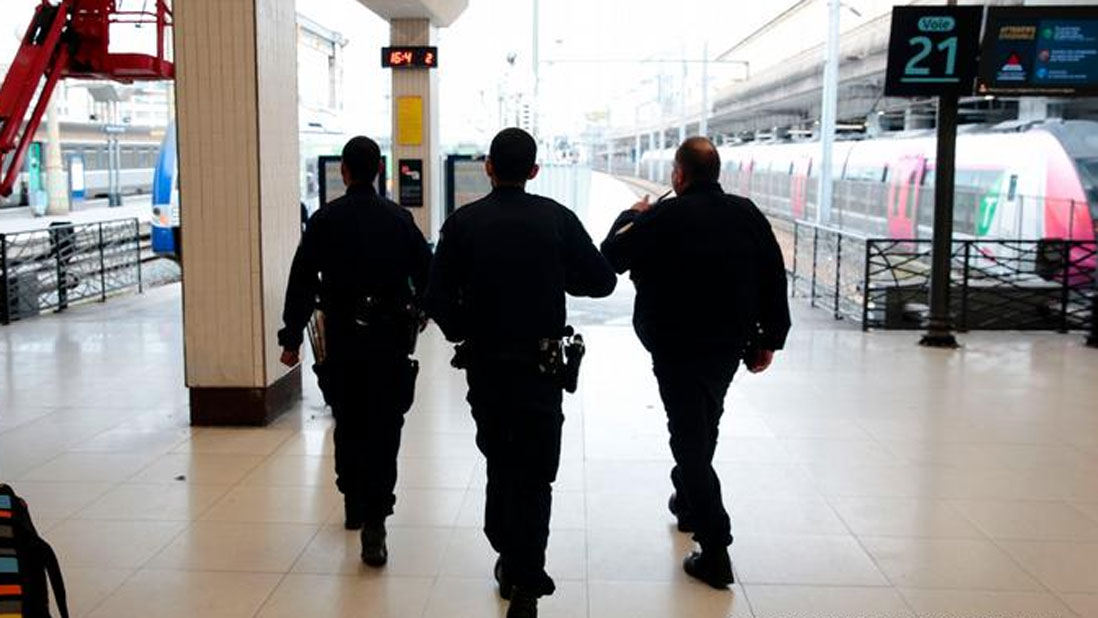 Varios Heridos Con Arma Blanca En Estaci N De Trenes De Par S