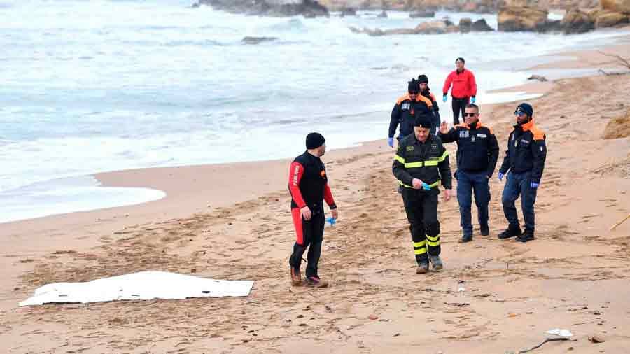 Un Centenar De Personas Han Muerto En El Naufragio De Calabria En Italia