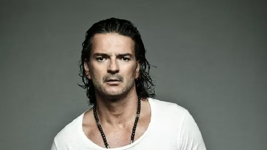 Ricardo Arjona Se Retira De Los Escenarios