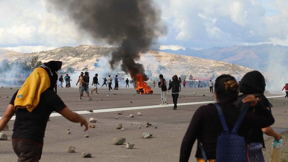 Sube a 21 la cifra de muertos por represión a protestas en Perú