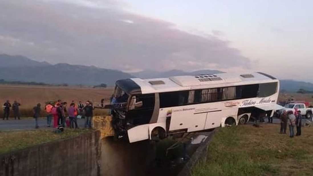 Dos Personas Fallecieron Y 8 Resultaron Heridas Tras Choque De Autobús Expreso En Portuguesa 6878