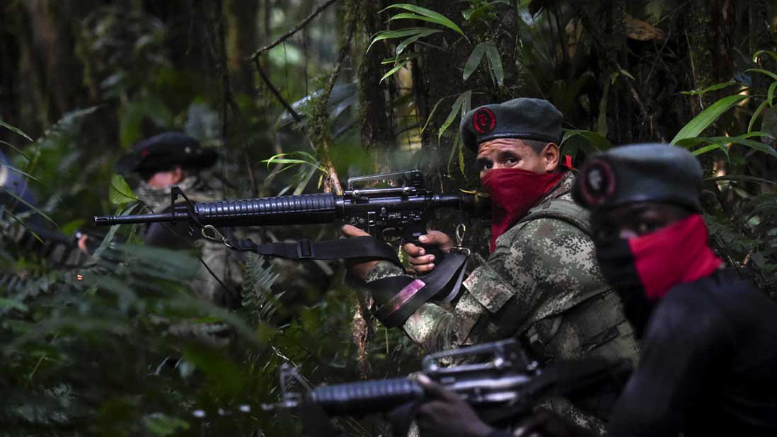 Petro confirma que el ELN y otros cuatro grupos armados iniciaron una tregua unilateral en Colombia