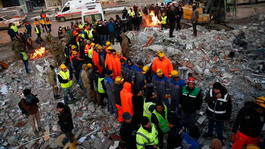 Armenia y Turquía abren frontera tras 30 años para facilitar el envío de ayuda a regiones