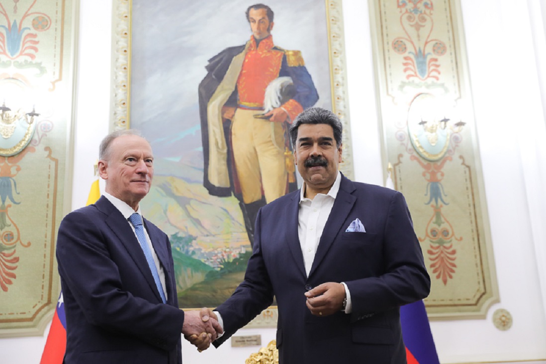 Presidente Nicolás Maduro y el funcionario ruso Nikolái Pátrushev