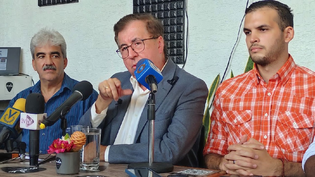 Pérez Vivas plantea a la Comisión de Primarias adelantar debates entre candidatos opositores