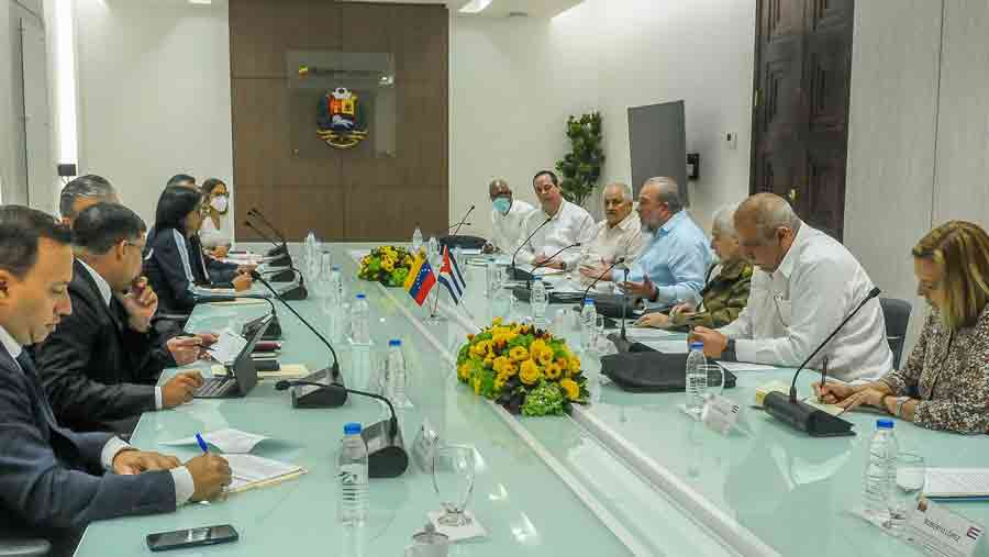Vicepresidenta ejecutiva Delcy Rodríguez en reunión con primer ministro de Cuba, Miguel Marrero