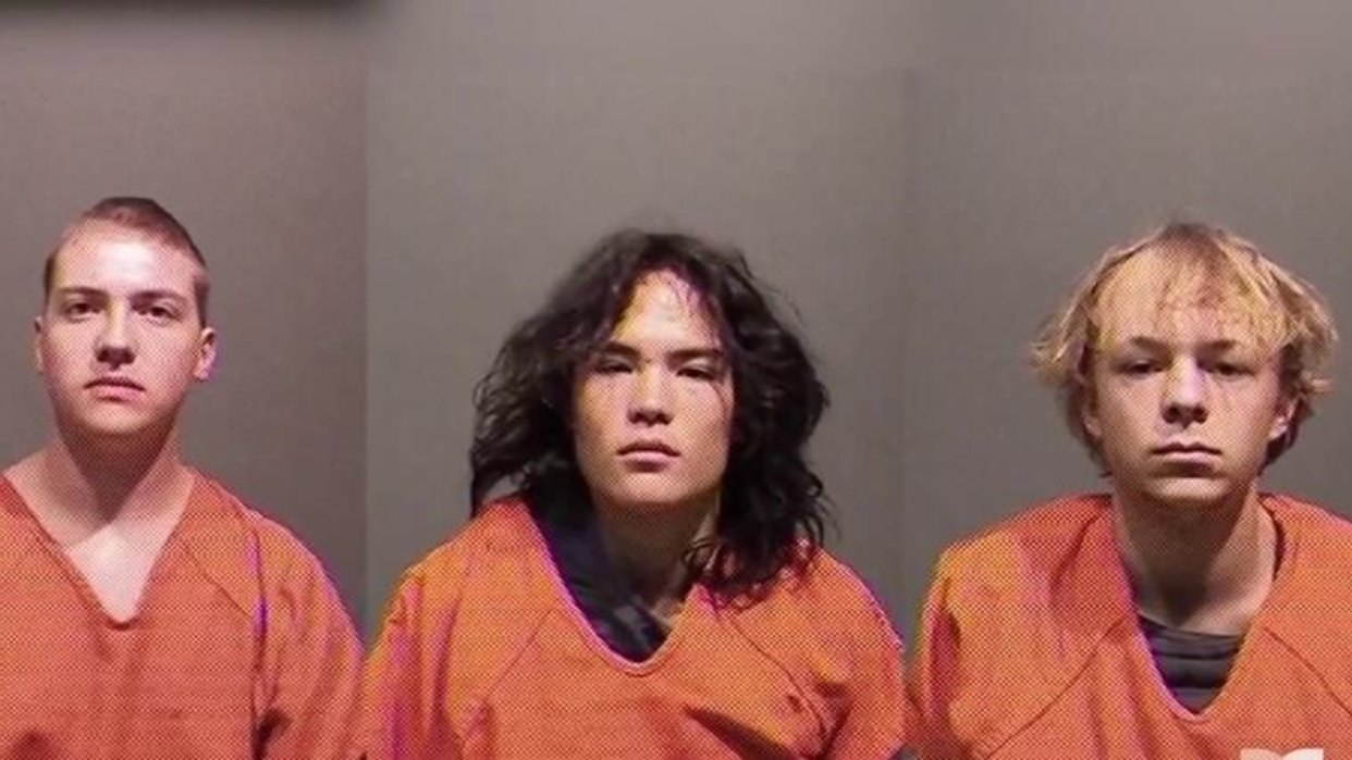 EEUU: Arrestados tres estudiantes acusados de lanzar la roca que mató a ...
