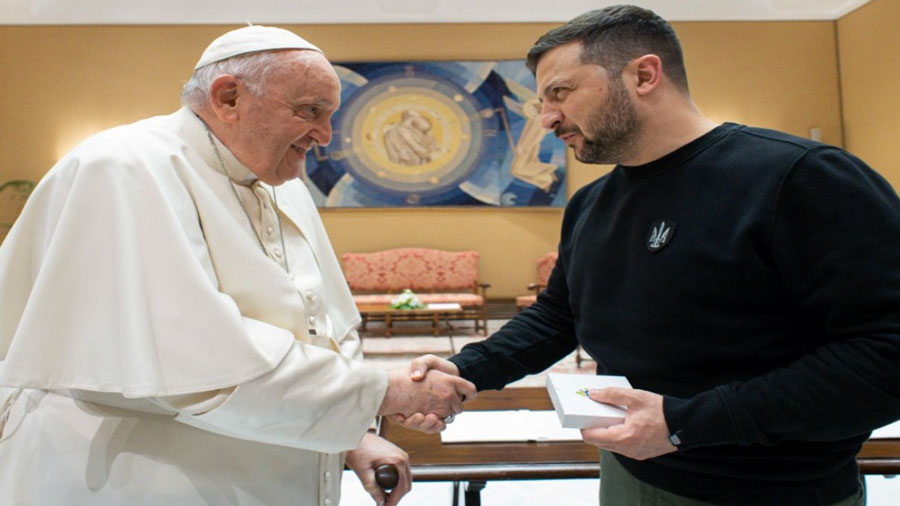 Zelenski se reúne con el papa y obtiene ayuda militar de Alemania para Ucrania