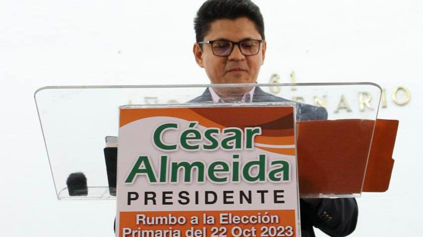 El empresario César Almeida presentó su candidatura presidencial para las primarias