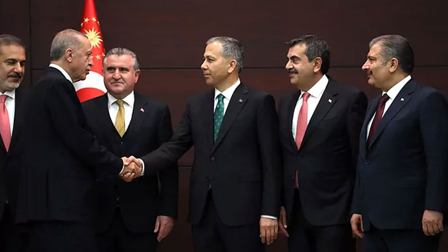 Erdogan presenta nuevo gabinete, con economista ortodoxo Simsek como titular de Finanzas