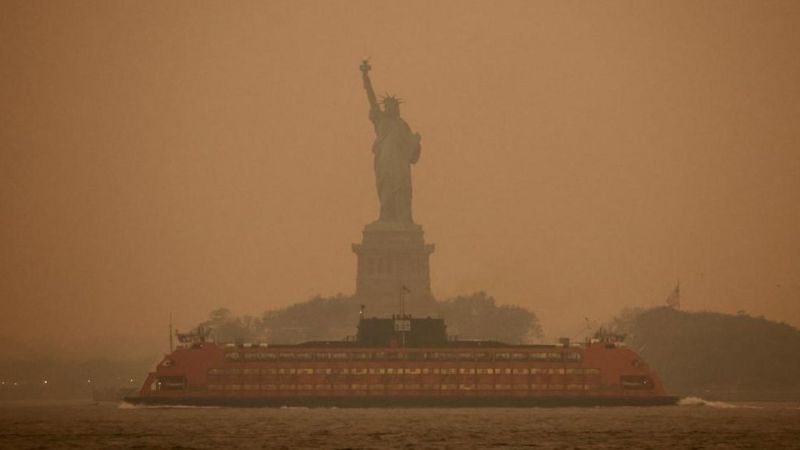 Enorme nube de humo cubrió Norteamérica y obligó a cancelar actividades por mala calidad del aire