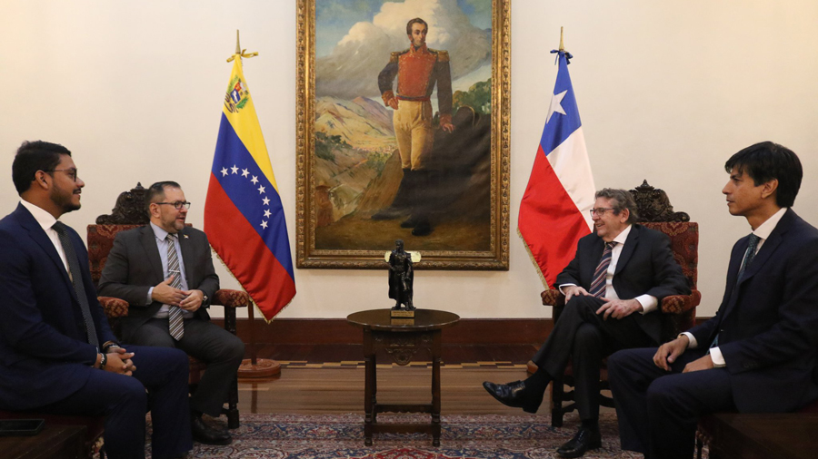 Nuevo embajador de Chile en Venezuela entregó cartas credenciales ante