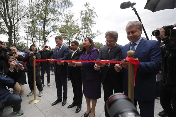 Inauguran una estatua ecuestre de Simón Bolívar en Moscú