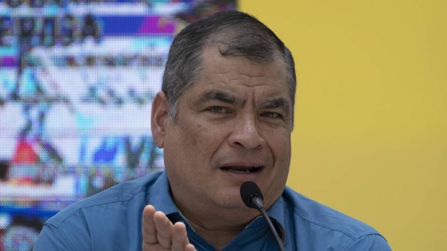 Correa llama a la unidad tras denunciar la 