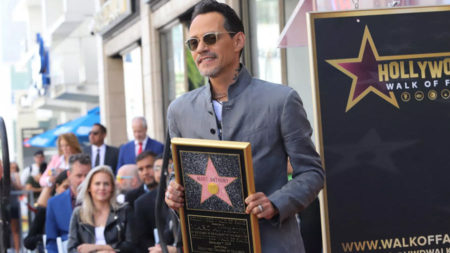 Marc Anthony recibe estrella en Paseo de La Fama en Hollywood