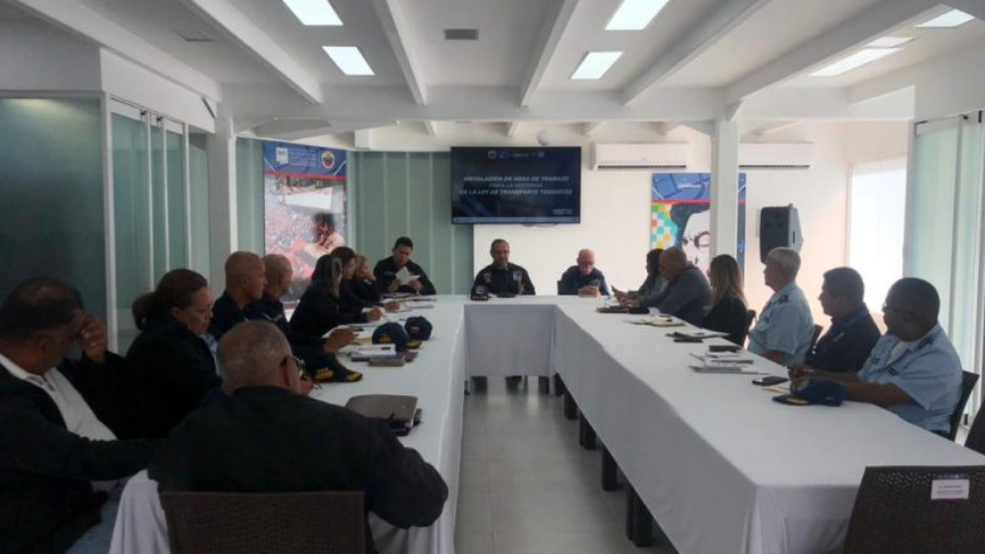 Instalada mesa de trabajo con el sector transporte