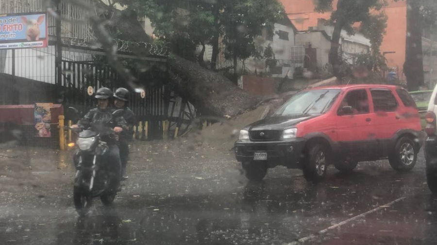 Lluvias Causaron Estragos En Varias Zonas De Caracas Este Sábado