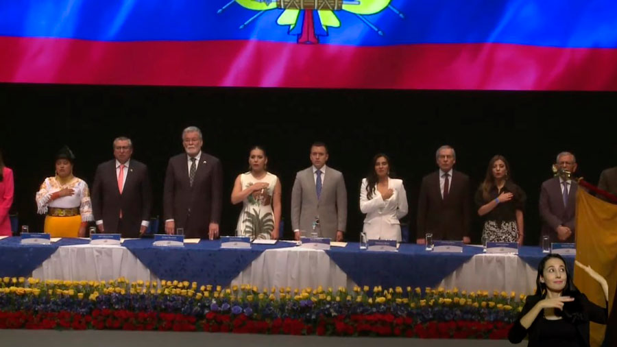  Daniel Noboa recibe las credenciales como presidente de Ecuador 
