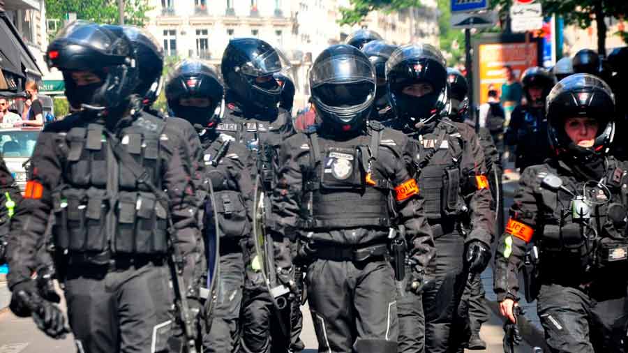 Francia movilizará un dispositivo de 90.000 policías para Nochevieja