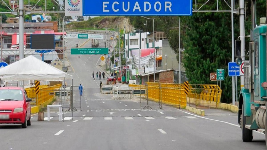 Colombia despliega cerca de 180 militares en la frontera con Ecuador