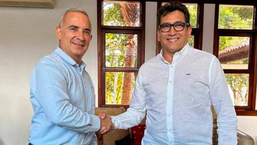 Freddy Bernal junto a Milton Rengifo Hernández
