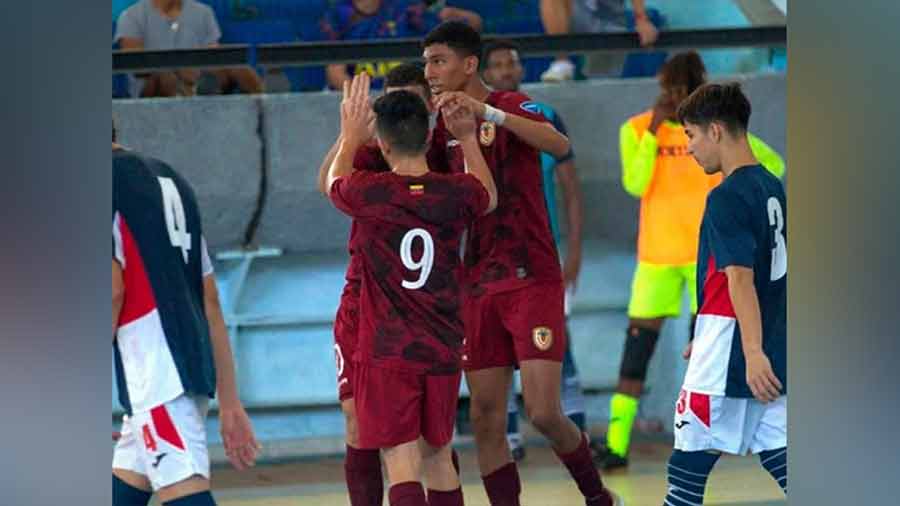 Selección de Venezuela golea a Cuba en partidos preparatorios para la