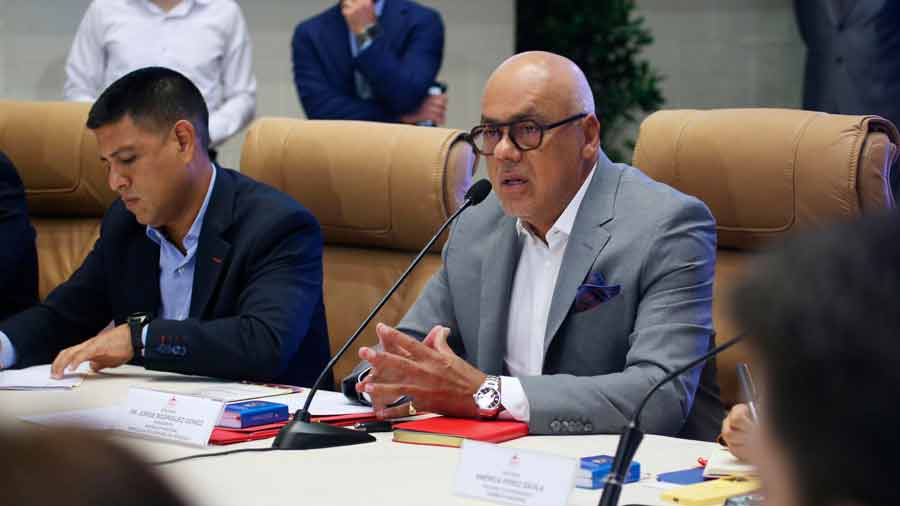Jorge Rodríguez preside debate sobre cronograma electoral