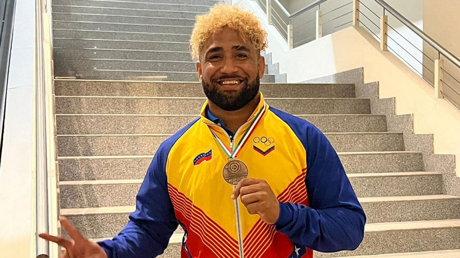 El venezolano Luillys Pérez se colgó bronce en Acapulco