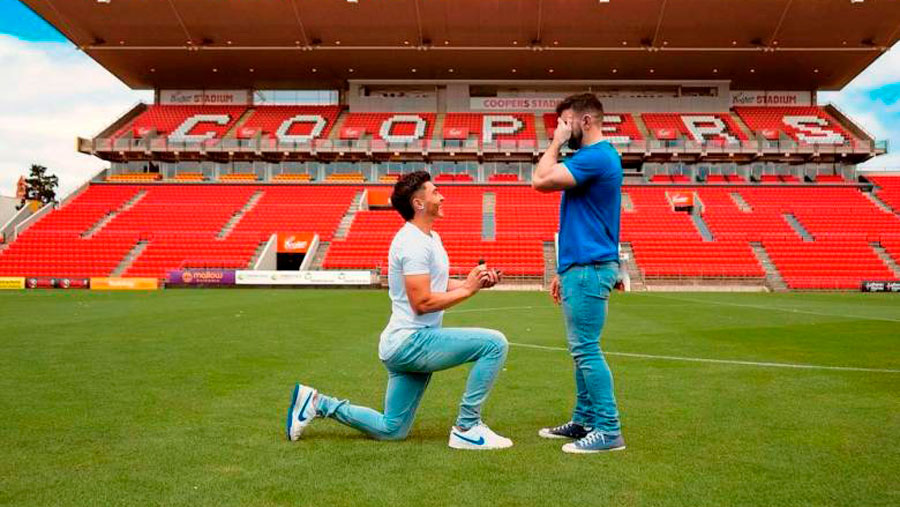 Futbolista Josh Cavallo Pide Matrimonio A Su Novio En El Estadio De Su