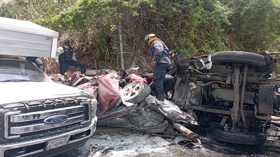 Accidente automovilístico en El Marqués dejó dos fallecidos 