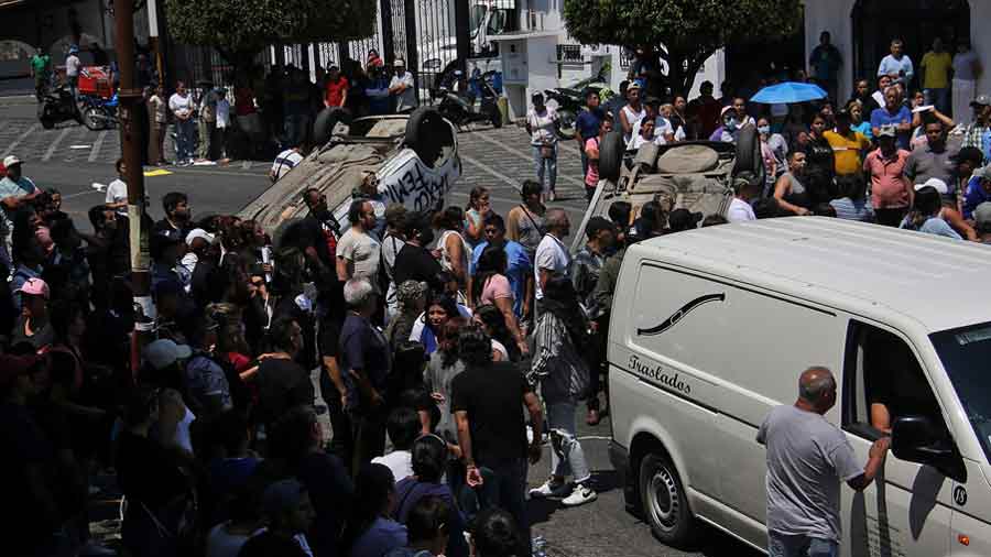 Personas bloquean calles, durante una protesta por el secuestro y asesinato de la menor Camila 