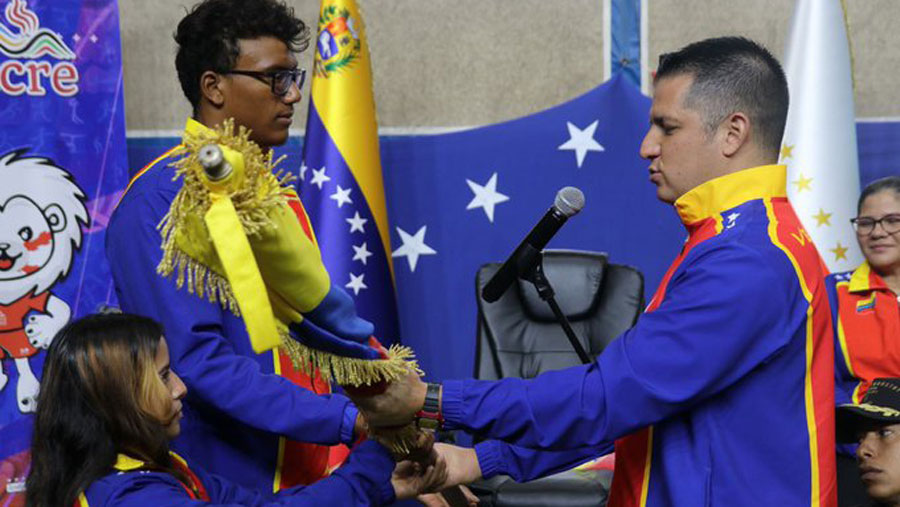 Abanderada delegación venezolana para Juegos de la Juventud en Bolivia