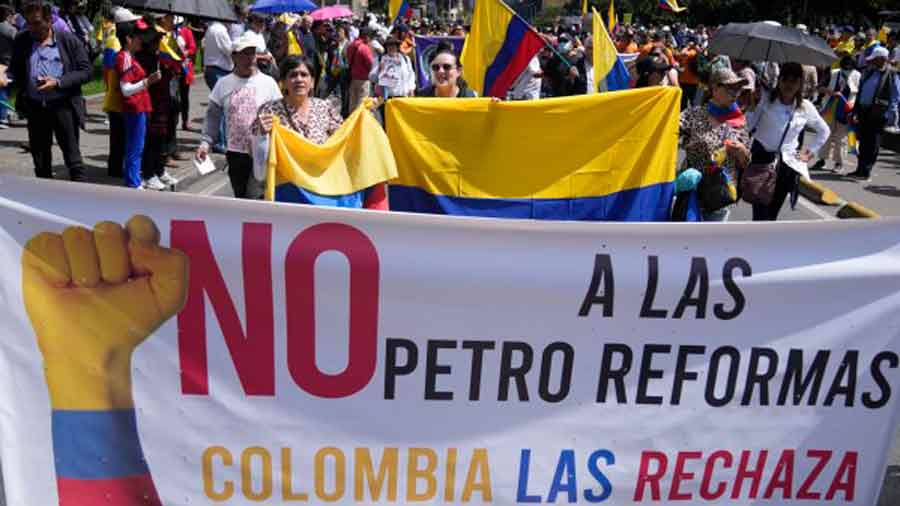 Archivo | Movilización contra las reformas de Gustavo Petro, Colombia