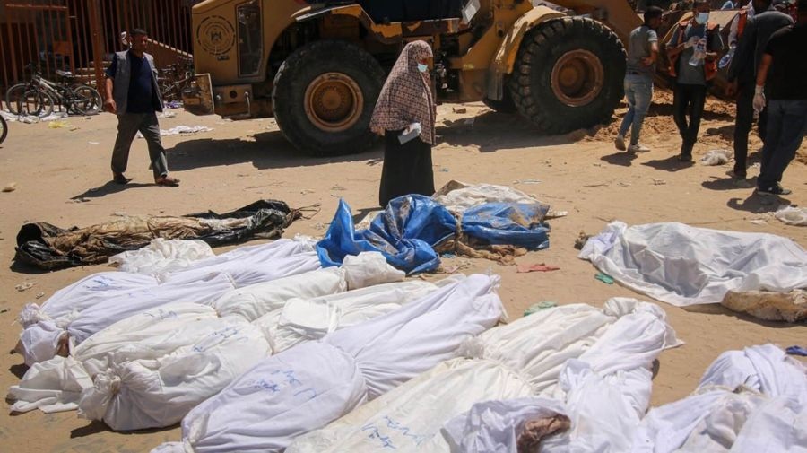 Fosas comunes en Gaza: los cadáveres que encontraron podrían haber sido enterrados con vida