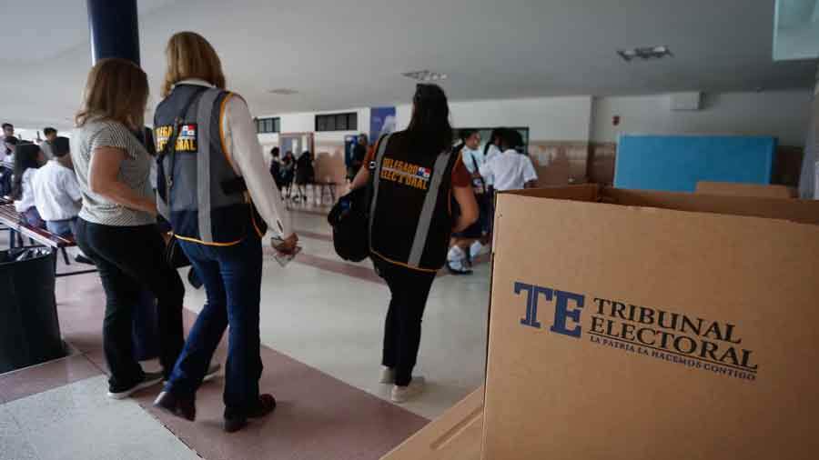 Avanza el conteo de votos tras el cierre de las urnas en Panamá