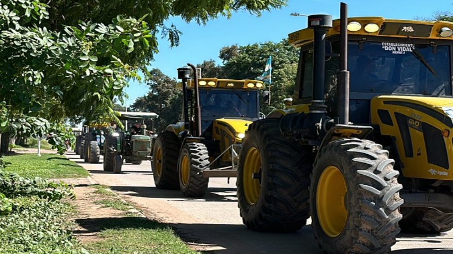Productores argentinos realizan un masivo tractorazo contra las medidas del Gobierno 
