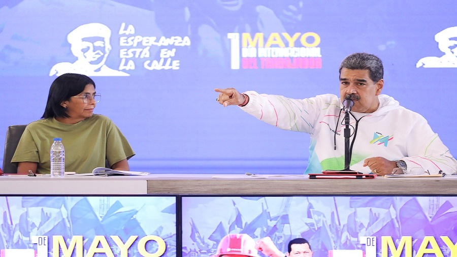 Presidente Nicolás Maduro con la vicepresidenta Delcy Rodríguez