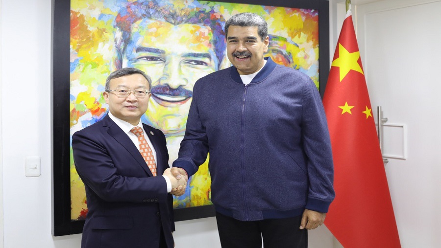 Presidente Maduro con el representante de Comercio Internacional de China