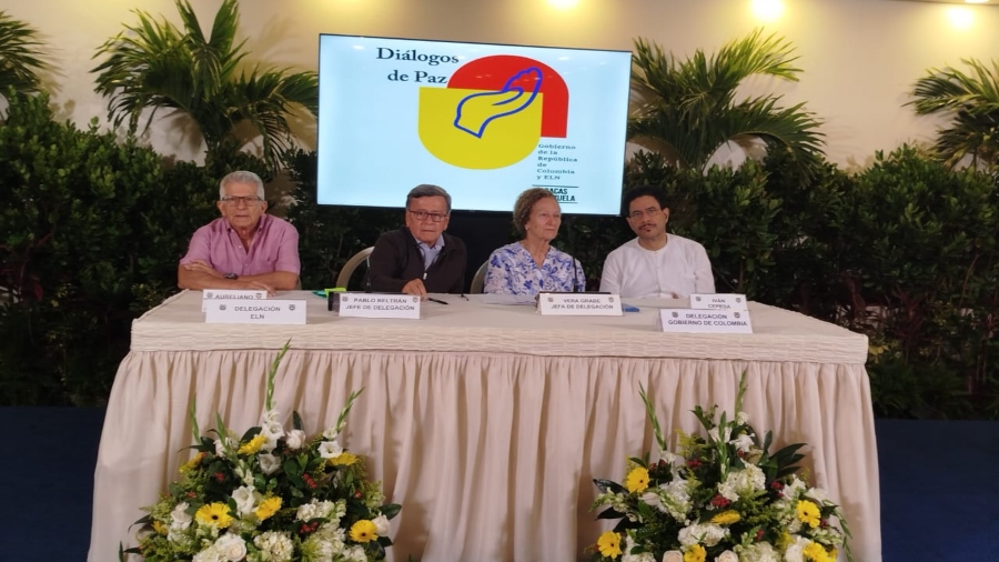 El Gobierno de Colombia y el ELN firman el primer punto de los acuerdos de paz 