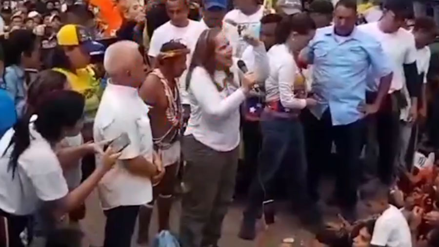 Video: Así fue como María Corina Machado despreció a un indígena en Amazonas 