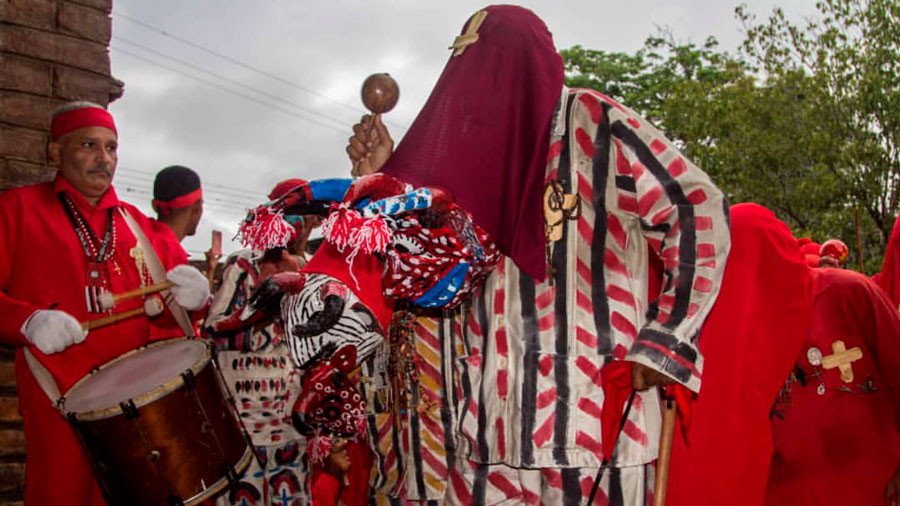 Población de Yare celebra 275 años de los Diablos Danzantes tradición ...