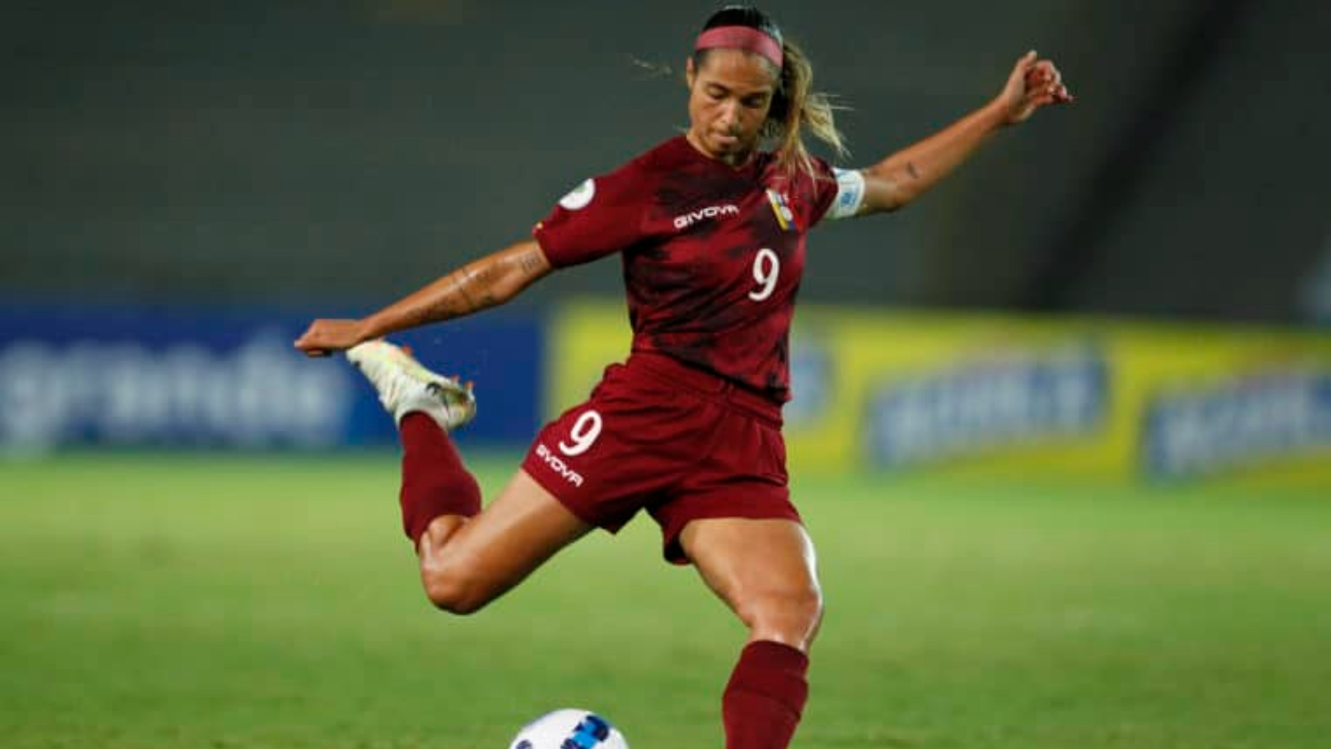 Deyna Castellanos