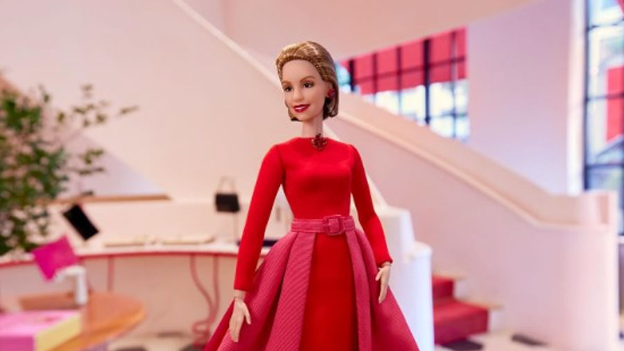 Barbie rinde homenaje a Carolina Herrera de una forma muy especial