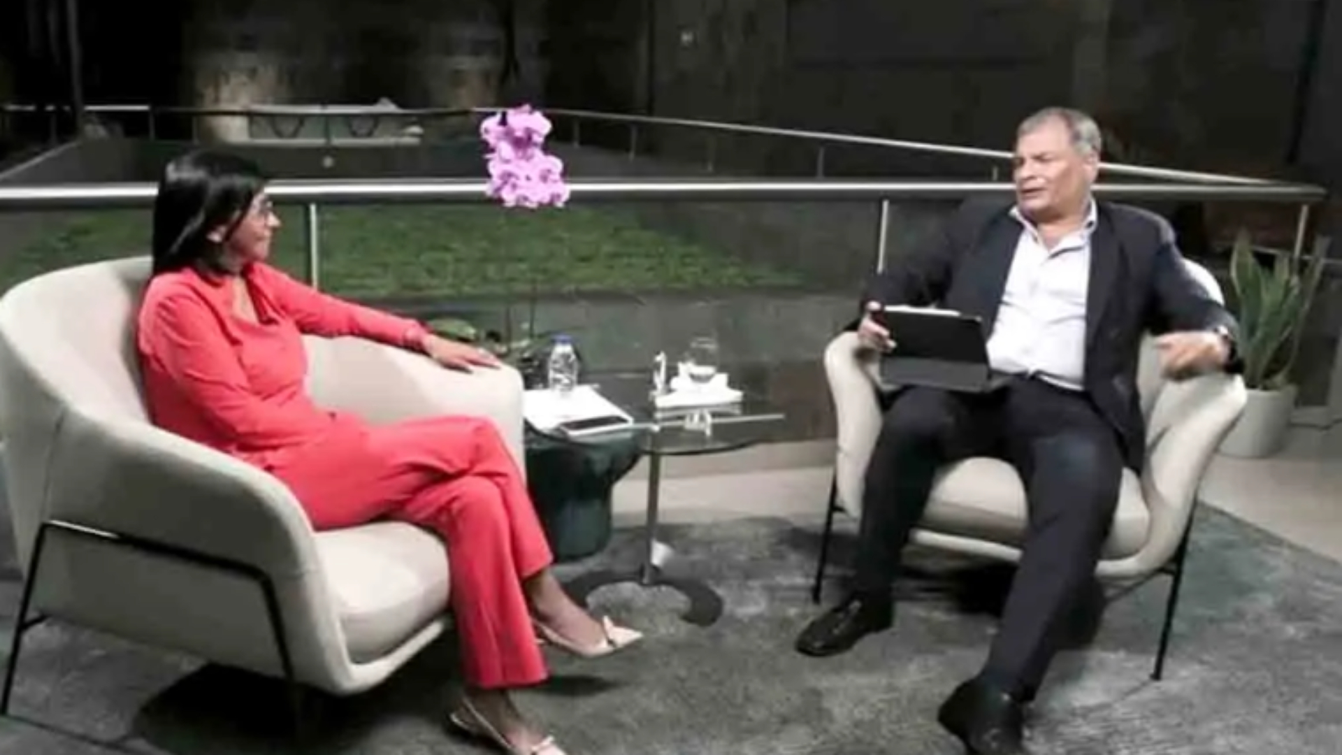 Delcy Rodríguez en entrevista con Rafael Correa