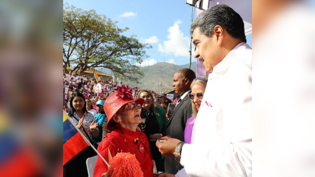 Presidente Nicolás Maduro y Cilia Flores con 