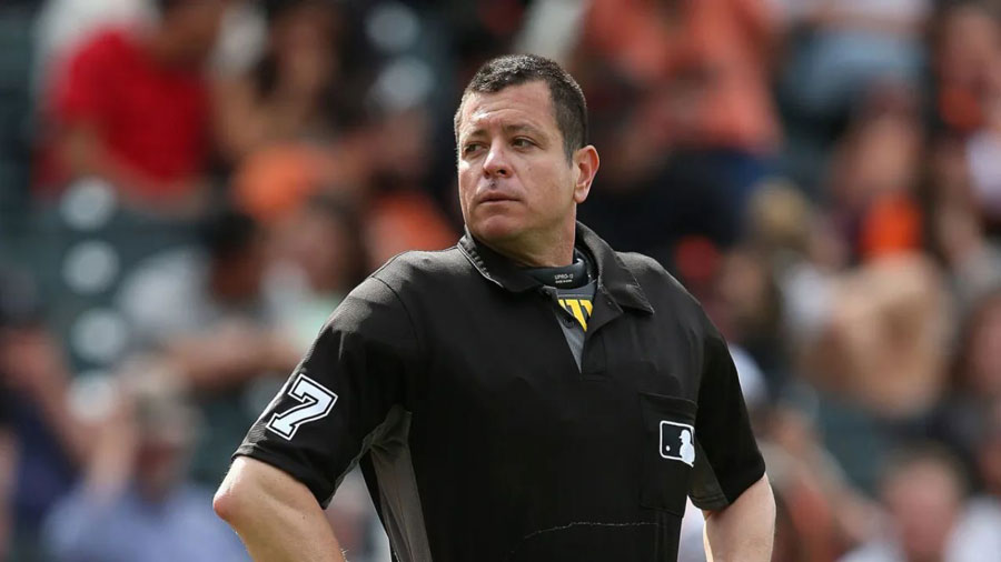 ¡Histórico! El venezolano Carlos Torres será el chief umpire en el 1 ...