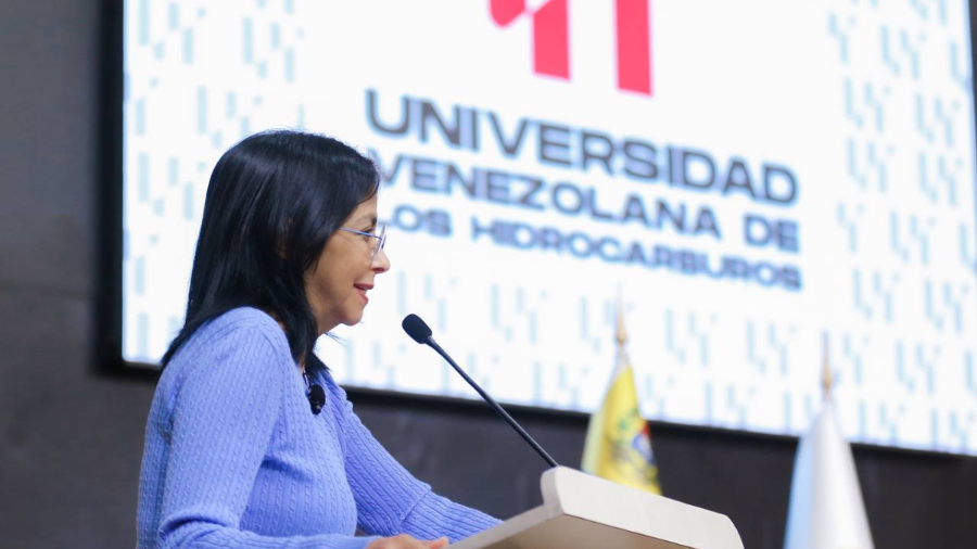 Ministra de Petróleo, Delcy Rodríguez, durante acto en la Universidad de los Hidrocarburos