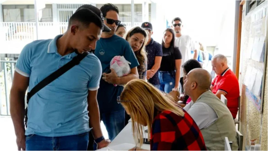 Más de 5 mil 700 centros electorales 