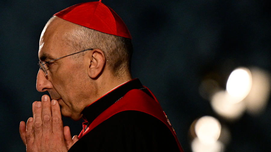 Viernes Santo: Viacrusis en el Coliseo de Roma 18Abr2025