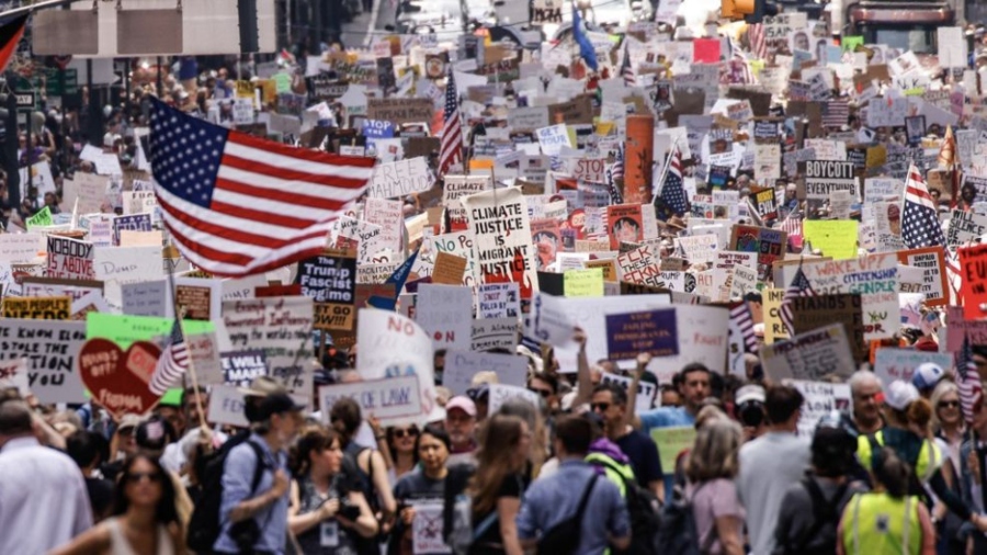 Masivas protestas en varias ciudades de EEUU contra las políticas de Trump